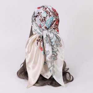 Foulards carrés en satin de soie de 90 cm, design élégant et tendance, imprimés, pour femmes, hijab, protection solaire d'été, bandeaux de poignet - Vente en gros - Product Image 3