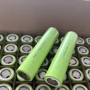 Baterai Lithium Ion Silinder LifePO4 3.2V 15Ah 32140 LFP 15ah untuk Kendaraan Listrik & Penyimpanan Tenaga Surya - Product Image 1