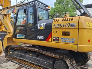 Excavatrice sur chenilles d'occasion CAT320D2, bon état, poids opérationnel de 20 tonnes, à prix réduit en vente - Product Image 6