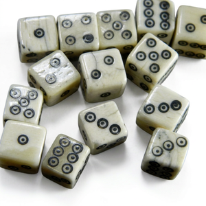 Dados de lujo de hueso de búfalo y camello poliédricos de seis caras de 5 mm, dados de juego de seis caras, accesorio para juegos de mesa - Product Image 1