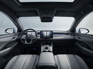 Voiture électrique BYD Qin Plus EV 510 km, batterie Blade, charge rapide, intelligente, <span class=keywords><strong>R16</strong></span>, conduite à gauche, 136 ch, 4 portes, 5 places - Product Image 4