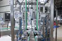 Machine de remplissage automatique polyvalente pour poudres, pour les applications alimentaires et chimiques