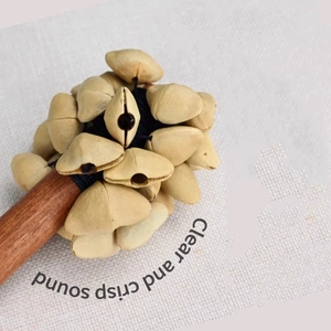 Maracas en bois naturel en forme de gousse de fruit, instrument de percussion pour la maternelle, jouet musical en gros - Product Image 2
