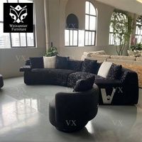 Modernes High-End-Sofa garnitur aus gebogenem Samt mit leichtem Luxus und Mondform für die runde Couch aus Stoff für Zuhause oder Villa