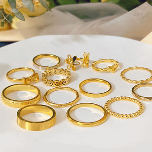 Anillos Delgados Modernos en Varios Estilos para Mujer |   Acero Inoxidable Chapado en Oro PVD de 18K |   Diseño Minimalista, Impermeable e Hipoalergénico - Product Image 1