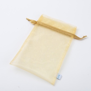 Sac cadeau de mariage en organza imprimé avec logo personnalisé, sacs en organza pour la beauté, pochette à bijoux - Product Image 3