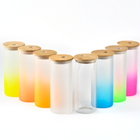 Entrepôt aux États-Unis, vente en gros, gobelet droit en verre avec eau potable dépolie dégradée de 18oz avec couvercle en bambou par sublimation