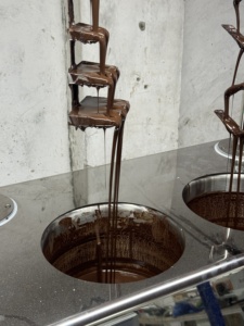 Petite machine à <span class=keywords><strong>faire</strong></span> <span class=keywords><strong>fondre</strong></span> <span class=keywords><strong>le</strong></span> chocolat 5,5 L avec table vibrante / combiné tempéreuse et distributeur pour usage domestique - Product Image 6