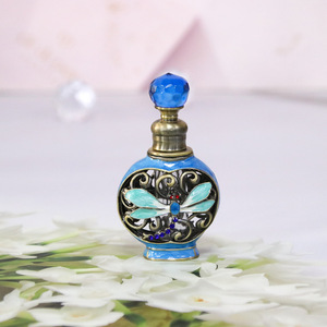 Flacons de parfum en verre rechargeables de 6 ml, flacons d'huile essentielle de 10 ml, forme plate, décoration, bouchon à couronne, scellement, estampage à chaud, manipulation de surface - Product Image 4