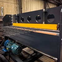 Malla de acero inoxidable ajustable Shenkang: Soldadura de malla metálica de alta precisión, ecológica, con PLC automático y engranajes neumáticos.