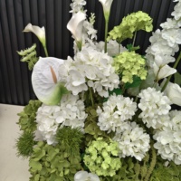 Künstliche Weiß-Grüne Tischblumenarrangements Calla-Lilie Hortensie Rose Rittersporn für Hochzeitstisch Hintergrund Event-Dekoration