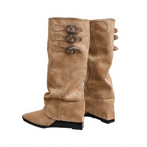 Bottes hautes en cuir véritable à talon épais, style créateur, avec boucle de ceinture classique et semelle en caoutchouc, pour l'hiver, vente en gros - Product Image 3