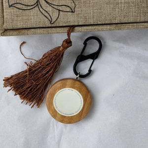 <span class=keywords><strong>Precio</strong></span> de fábrica Funda trasera de madera real para <span class=keywords><strong>Apple</strong></span> Airtags Cereza Bambú Nogal Bambú Estuche rígido de madera para Airtag - Product Image 4