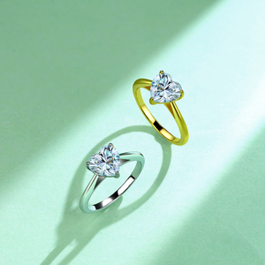 Anello Solitario in Moissanite Taglio Cuore Romantico 2.0 CTW, Gioiello in Argento S925, Regalo Perfetto per San Valentino per Donne - Product Image 4