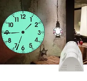 Yeni varış yaratıcı yenilikçi dekoratif led projektör duvar saati