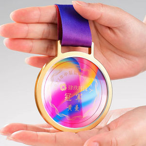 ميدالية شفافة مطبوعة بألوان مخصصة ، ذهبية ، وفضية ، وبرونزية ، وجوائز رياضية ، وتغليف صندوق أحمر ماراثون ، حروف كريستال - Product Image 1