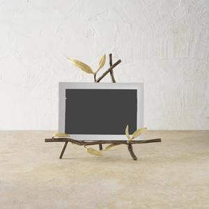 Elegantly made metal photo <b>frame</b> with soft finished for preserving photo <b>memories</b> in an antique style metal casing - Product Image 5