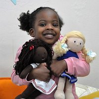 Poupée africaine en tissu doux en peluche noire à cheveux naturels amovibles personnalisée de 32 cm