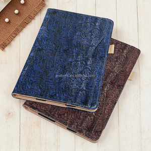 <span class=keywords><strong>Funda</strong></span> de Cuero PU con Relieve de Rosas Vintage Personalizada para <span class=keywords><strong>iPad</strong></span> Pro 11 2024 2025 M4 M3, <span class=keywords><strong>Funda</strong></span> Magnética con Correa de Mano - Product Image 4