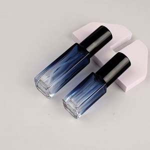 ขวดแก้วสี่เหลี่ยมขนาด 5/10 มล. พร้อมหัวปั๊มสเปรย์สำหรับน้ำหอม ขวดเปล่าแบบเติมได้ ขวดสเปรย์แบบกำหนดเอง อุปกรณ์เสริมความงาม - Product Image 1