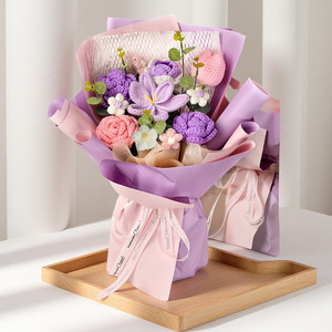 Borsa all'uncinetto fai da te in lana da donna per il commercio all'ingrosso transfrontaliero, a forma di ghirlanda realistica, con fiori e piante decorativi ecologici - Product Image 4