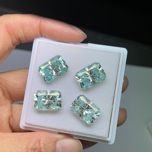 Pierre de moissanite bleue taille radiant 9x11mm, pierre non montée - Product Image 3