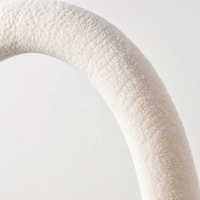 Miroir sur pied moderne en velours Teddy arqué, entièrement recouvert de flanelle Sherpa, pour la décoration de chambre à coucher