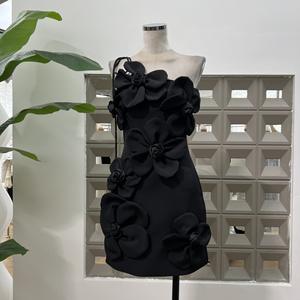 <span class=keywords><strong>Vestido</strong></span> Bodycon Elegante <span class=keywords><strong>Blanco</strong></span> de Verano con Estampado Digital, Flores Cosidas a Mano, de un Solo Hombro, Ajustado y hasta la Rodilla - Product Image 2