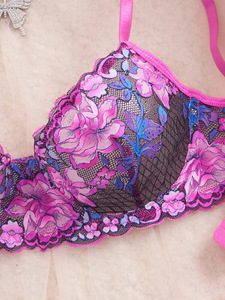 Conjunto de Lencería Femenina de 2 Piezas, Brasier y Tanga de Encaje Floral, Lencería Sexy Transparente para Mujer - Product Image 5