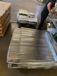 رفوف فولاذية متينة بخمس طبقات بدون براغي، رف أدوات ذو فتحات، سعر بالجملة، مصنع في المملكة المتحدة، تخزين المستودعات في بولندا وألمانيا - Product Image 6