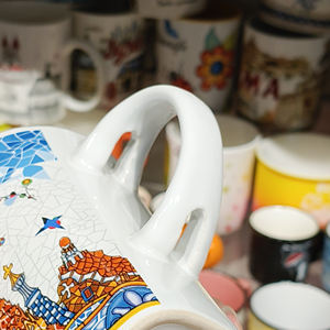 Taza <span class=keywords><strong>de</strong></span> cerámica con diseño <span class=keywords><strong>de</strong></span> mosaico <span class=keywords><strong>de</strong></span> la Sagrada Familia <span class=keywords><strong>de</strong></span> <span class=keywords><strong>Barcelona</strong></span> y Gaudí, con asa y cuchara a juego, para regalo y recu - Product Image 5