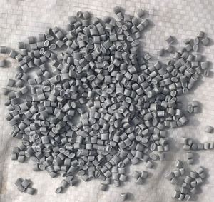 Gránulos de PP reciclados Gránulos de PP de plástico de colores Materia prima de polipropileno gris negro Precio bajo Excelente calidad - Product Image 4