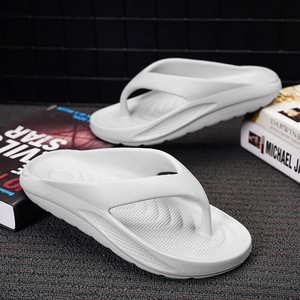 Chanclas para mujer, sandalias de playa antideslizantes con suela gruesa de EVA para uso en el hogar y al aire libre, talla 40-45, color blanco, negro y gris - Product Image 1