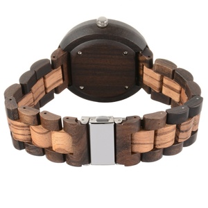 Montre en bois de Shenzhen, fabriquée en usine, avec bracelet en bois de santal massif, style vintage décontracté - Product Image 6