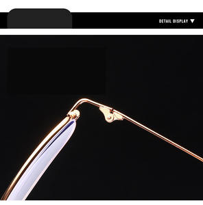 Nuevo vidrio de lectura <span class=keywords><strong>presbicia</strong></span> de moda ultraligero doblado <span class=keywords><strong>gafas</strong></span> de lectura de doble luz Anti luz azul plegable y llevar con estuche - Product Image 5