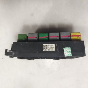 Boîte à fusibles pour <span class=keywords><strong>Mercedes</strong></span>-Benz W164 X164 W251 R350 W251 R500 ML550 GL550 - Product Image 3