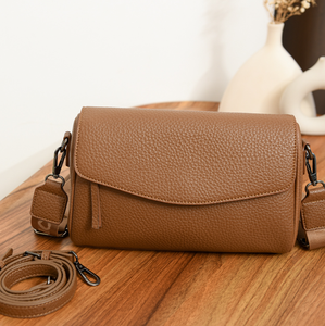 Sac messager en cuir véritable marron pour femme, sac à bandoulière, sac à main à rabat grainé pour les voyages quotidiens - Product Image 3