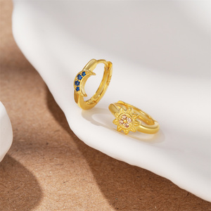 ROXI Boucles d'oreilles créoles tendance en argent sterling 925 avec zircon incrusté soleil, lune et étoiles, cadeau idéal pour le quotidien - Product Image 3
