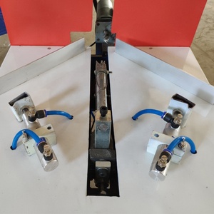 UPVC fenêtre et porte coin propre faisant la machine avec d'entraînement pneumatique et mécanique technologie - Product Image 2