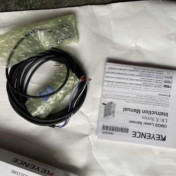 KEYENCE LR-X250 CMOSレーザセンサ