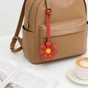 Decorative Daisy Keychain Vintage Pu Leather Flower Purse <b>Charm</b> Portable Key Ring <b>Bag</b> Ornament - Product Image 5