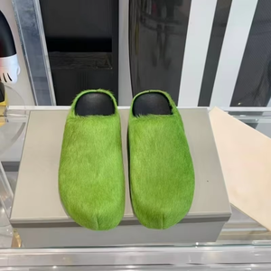 Sneakers de luxe de haute qualité pour hommes et femmes, pantoufles en fourrure, semelles épaisses en caoutchouc, pantoufles confortables pour l'extérieur, chaussures décontractées - Product Image 1