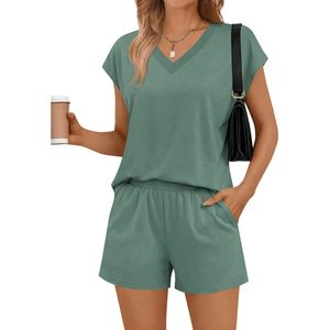 Ensemble court 2 pièces Fisoew pour femme : haut à col en V et manches courtes, short assorti – Tenue décontractée et respirante pour la détente, l'entraînement ou les déplacements à l'aéroport - Product Image 1