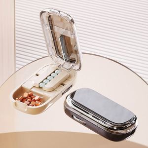 Distributeur de pilules multi-compartiments pour la maison, coupe-pilules avec logo personnalisé en acier inoxydable à lame cachée - Product Image 2