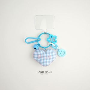 Lindo llavero de peluche suave con forma de corazón para mosquetón, colgante para llavero, decoración de bolso, accesorio rosa, regalo de nicho - Product Image 3