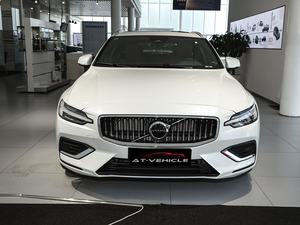 2025 pour <span class=keywords><strong>Volvo</strong></span> pour <span class=keywords><strong>V60</strong></span> B4 Intelligent Luxury Edition 5 portes 5 places break avec essence + système <span class=keywords><strong>hybride</strong></span> doux 48V - Product Image 5