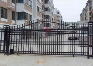 Özel yapılmış bahçe galvanizli düz Panel çit kapıları çelik sürgülü kapı silindir kapısı
