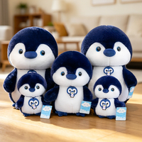 Peluche pingouin mignon bleu marine, jouet en peluche doux, personnage marin pour la vente en gros aux détaillants et au marché de la revente