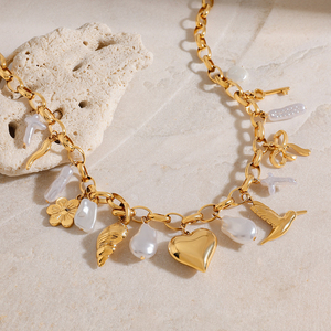 Collana J&<span class=keywords><strong>D</strong></span> in Acciaio Inox Placcato Oro 18K PVD con Perla Imitazione Peperoncino Rosso, <span class=keywords><strong>Nodo</strong></span> a Farfalla, <span class=keywords><strong>Amore</strong></span>, Pace, Uccello e Fiore - Product Image 5