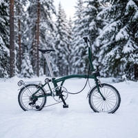 Vélo pliable mini à trois plis avec cadre en acier de 16 pouces et 7 vitesses, capacité de charge de 110 kg pour utilisation en ville